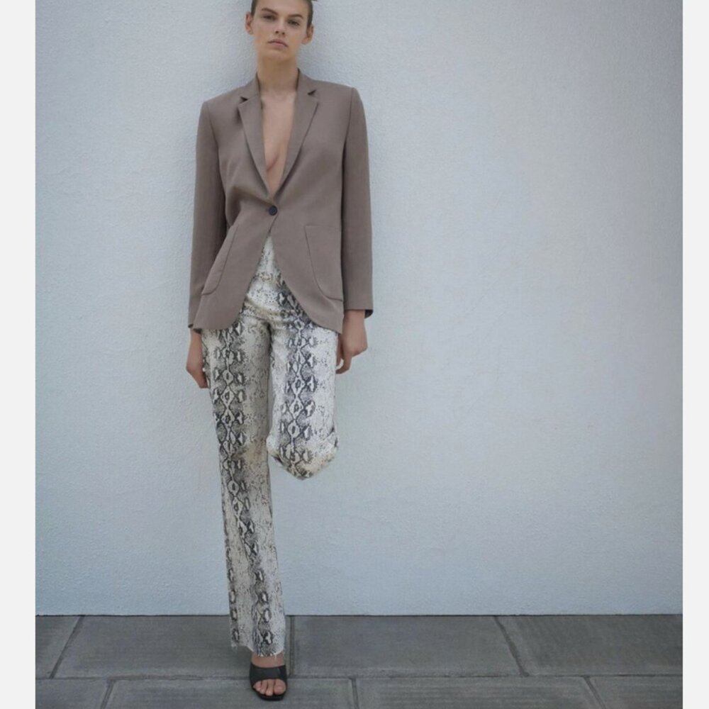 Zara Jeans Premium 90's Full in White Snake